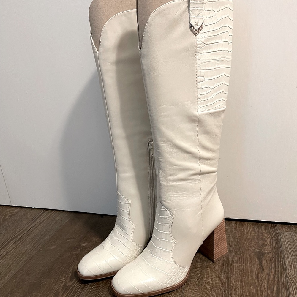 Size 8.5 Gibson Latimer- Nataly Western Tall Boots. Worn once. Like new!